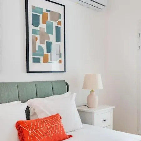 Seaside Modern Flat Ii At Historical Apartment