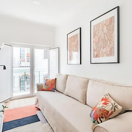 Seaside Modern Flat Ii At Historical *