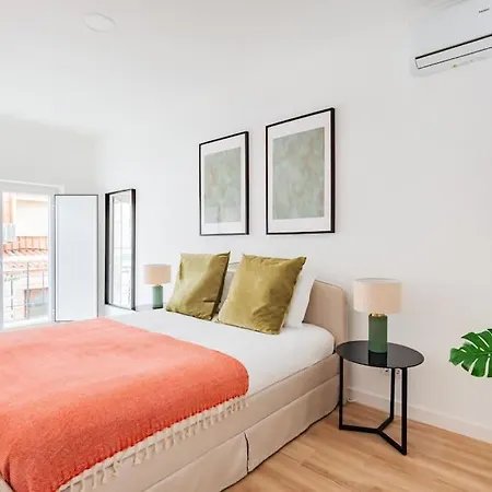 Seaside Modern Flat Ii At Historical Apartment