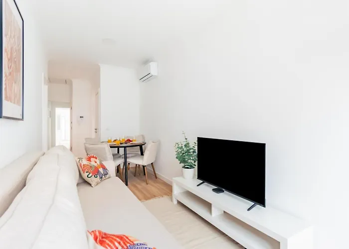 Seaside Modern Flat Ii @ Historical شقة *