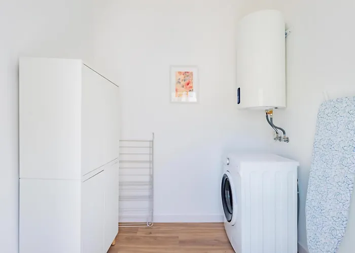 Seaside Modern Flat Ii @ Historical